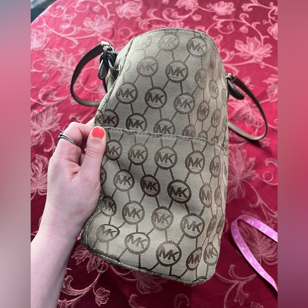 Michael Kors vintage tan & beige monogram tote purse leather adjustable - Picture 14 of 16